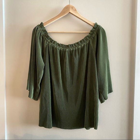 JOA Green Pleated Off Shoulder Blouse - Picture 2 of 6